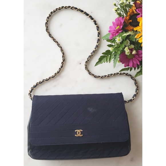 Vintage chanel purse - Picture 2 of 8